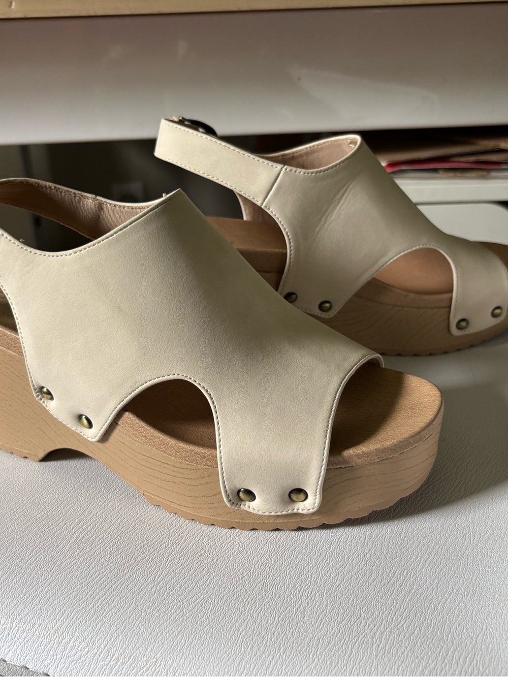 Dr. Scholl's Cream Leather Platform Clog Sandals